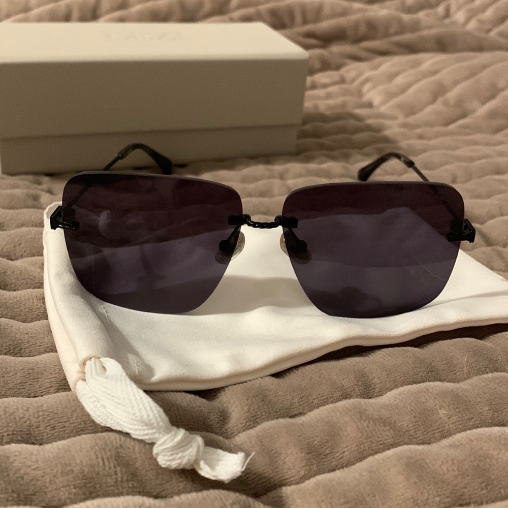 DEZI 2000’s sunglasses